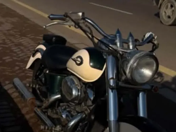 هوندا شادو VT400 3