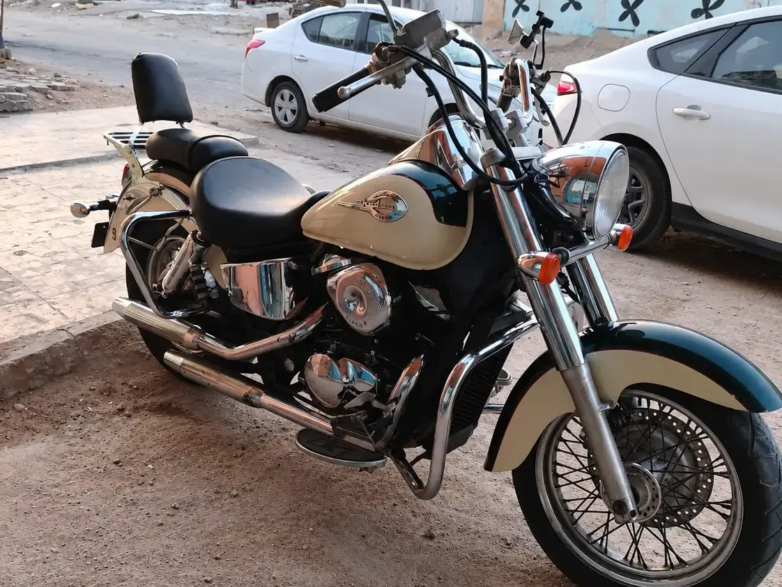 هۆندا شادۆ VT400 5