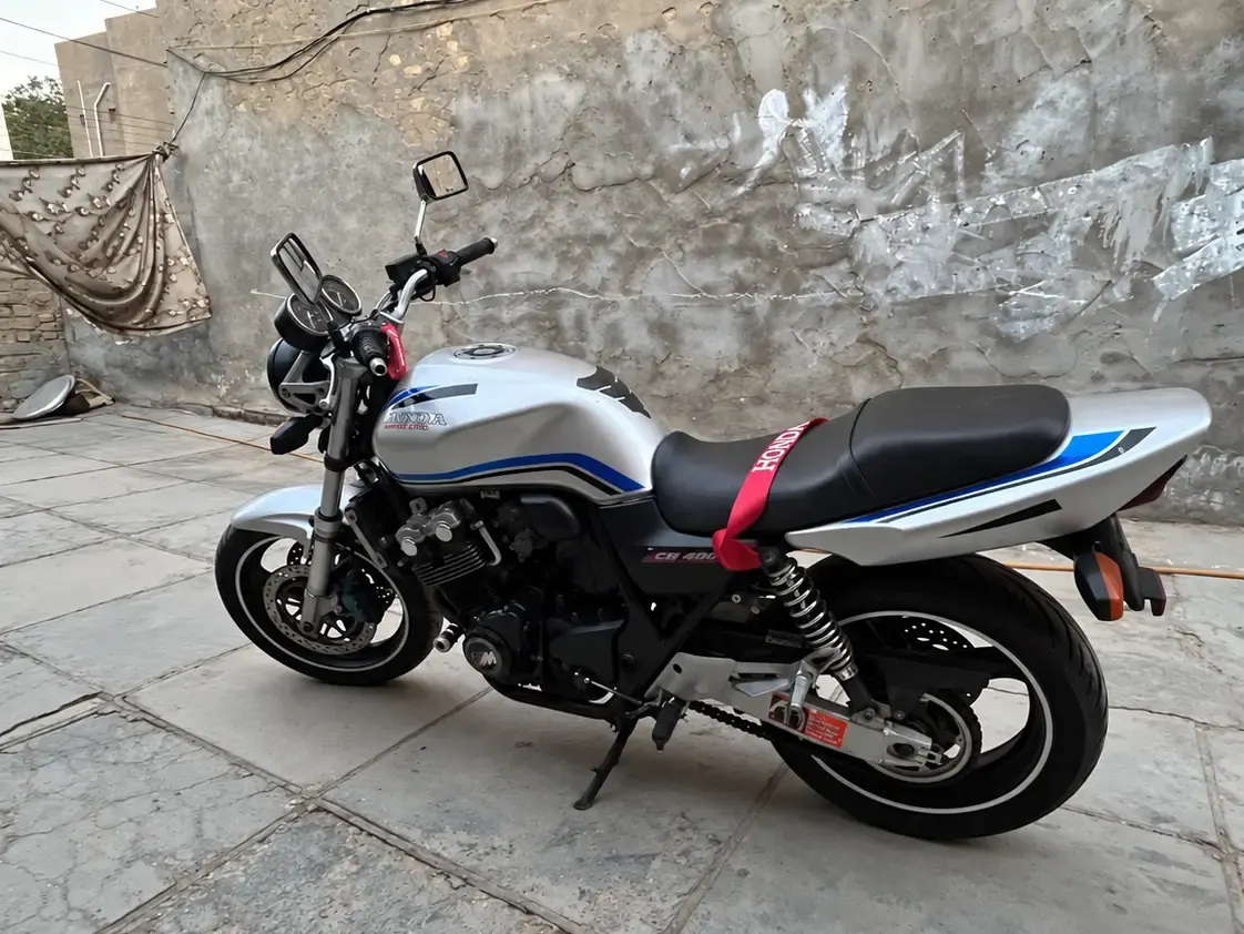 هوندا CB 400 سوبر فور هايبر VTEC (NC39) 3