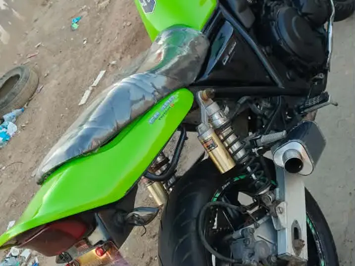 هوندا CB 400 سوبر فور (NC31) 4