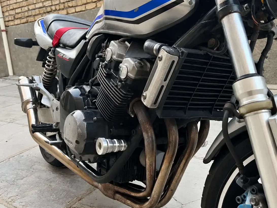 هوندا CB 400 سوبر فور هايبر VTEC (NC39) 6