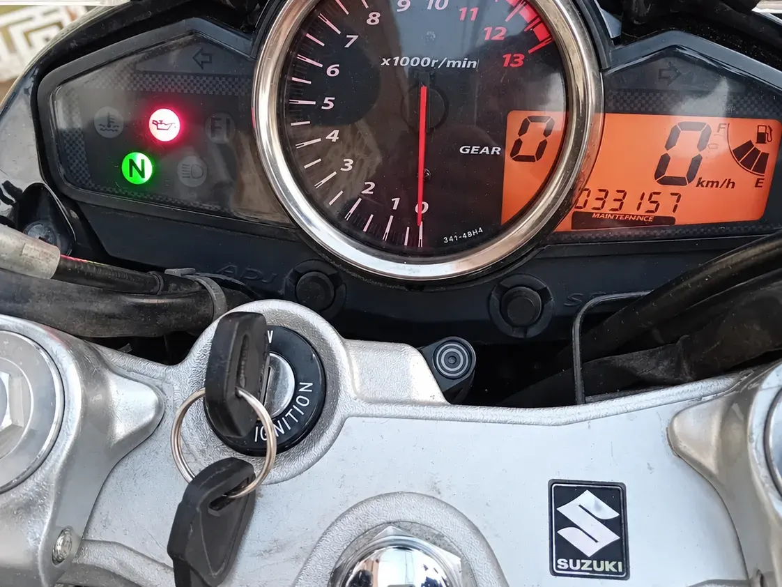 سوزوكي GSR 250 (GW250) 3