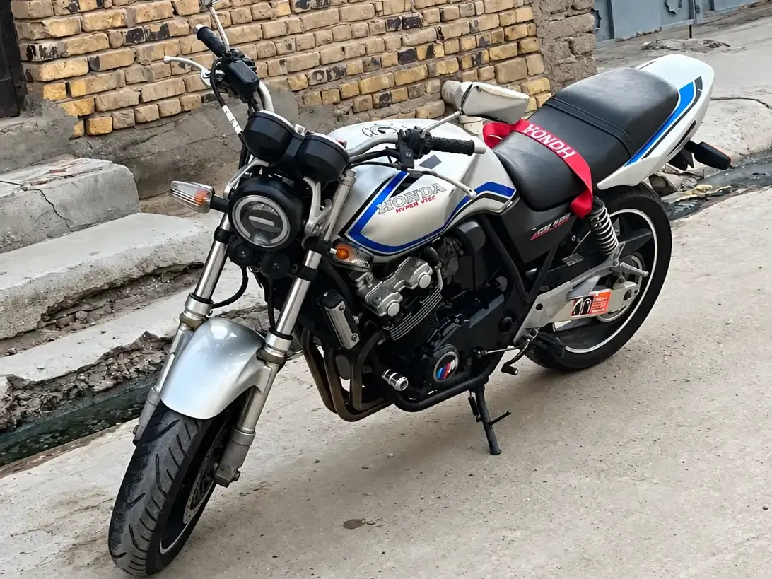 هوندا CB 400 سوبر فور هايبر VTEC (NC39) 1