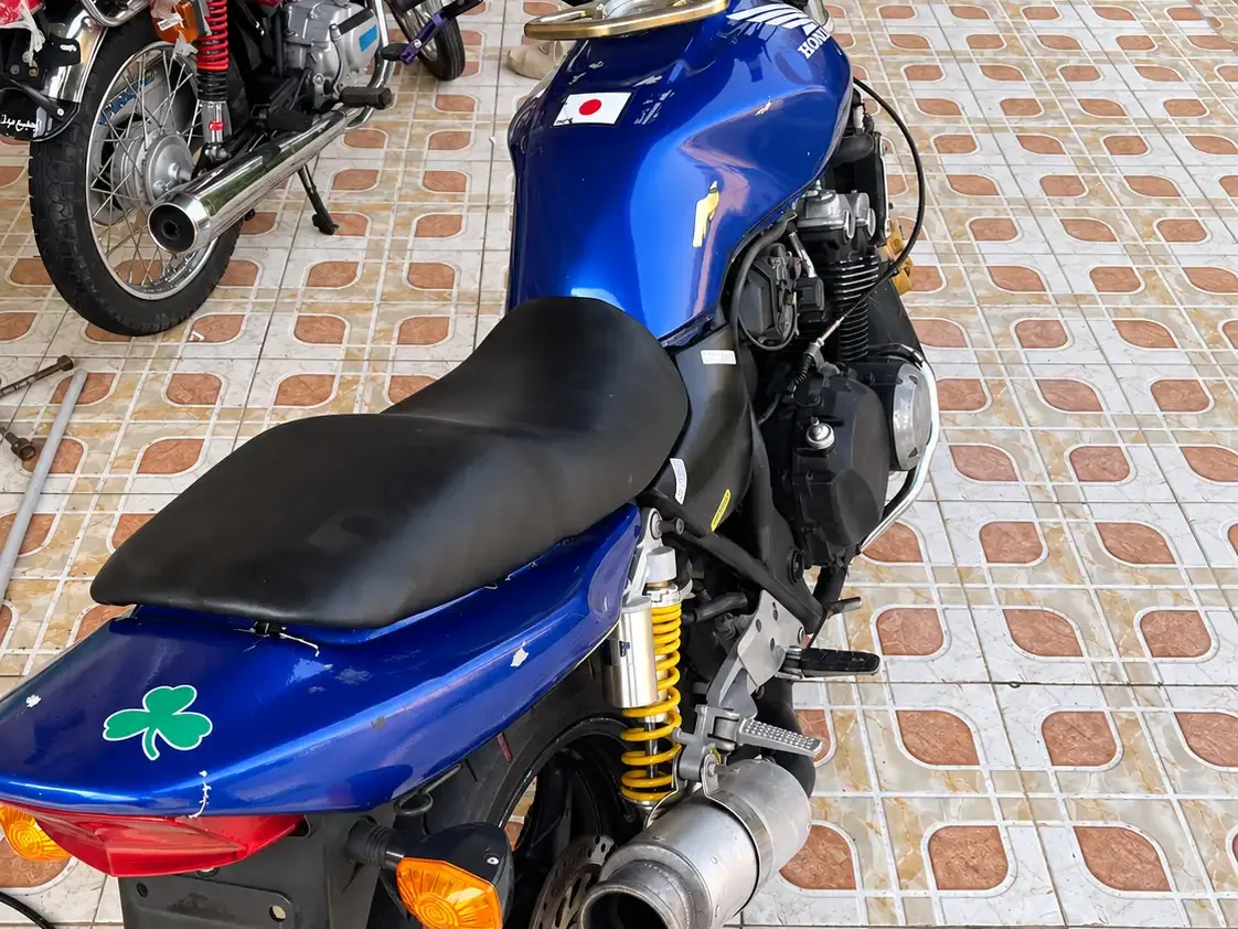 هوندا CB 400 سوبر فور هايبر VTEC (NC39) 4