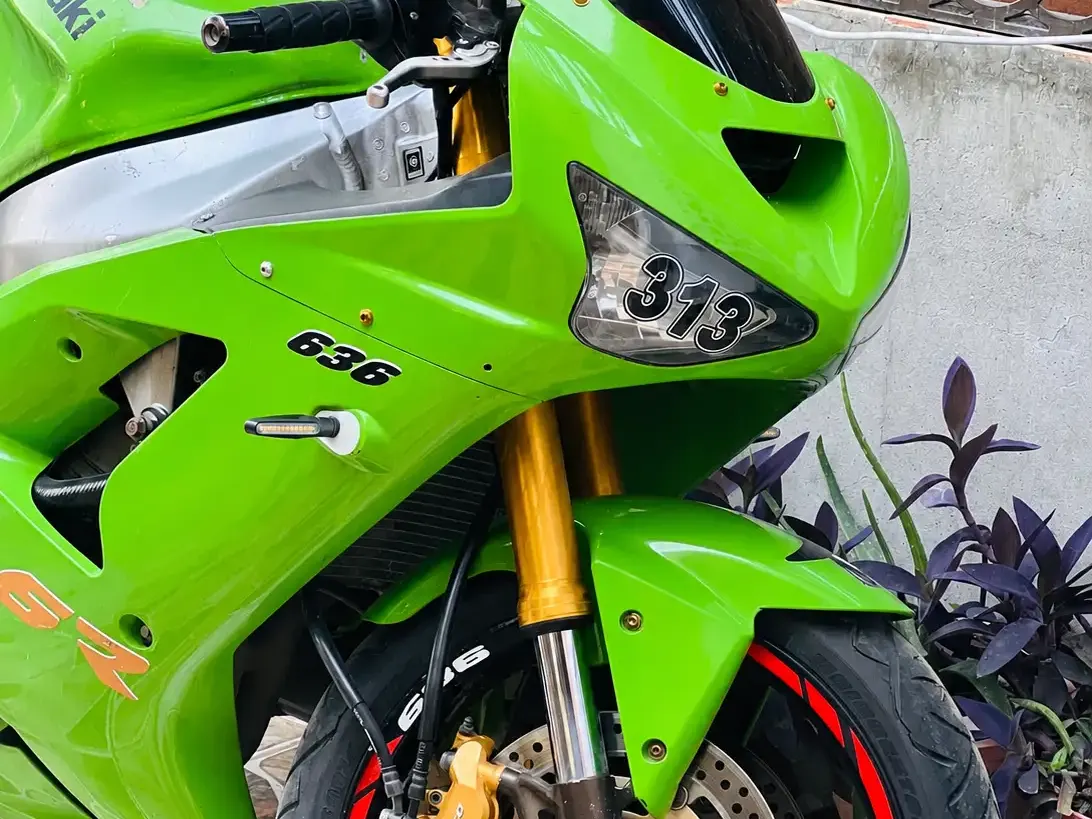 Kawasaki Ninja ZX-6R 636 FI (05-06) (Ninja 636) 2
