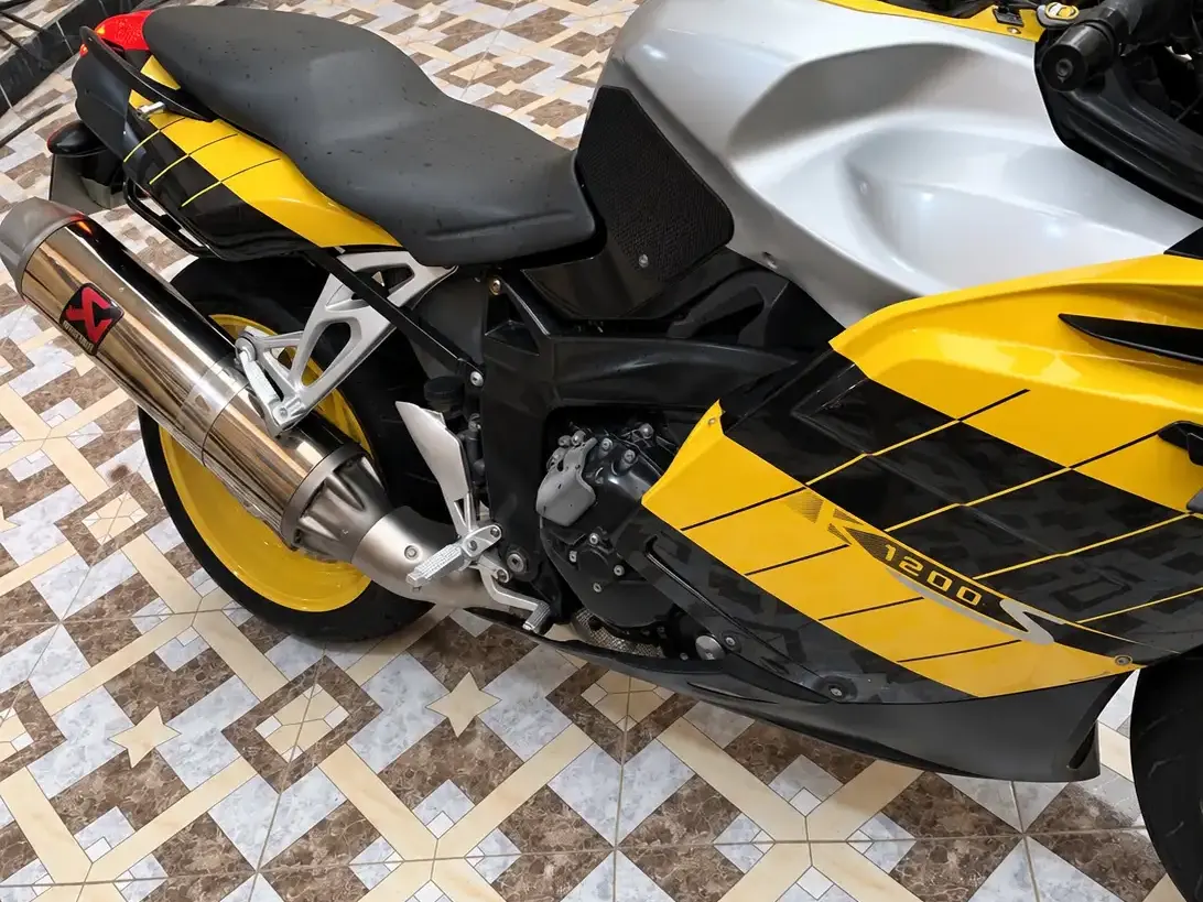 BMW K1200 S 3