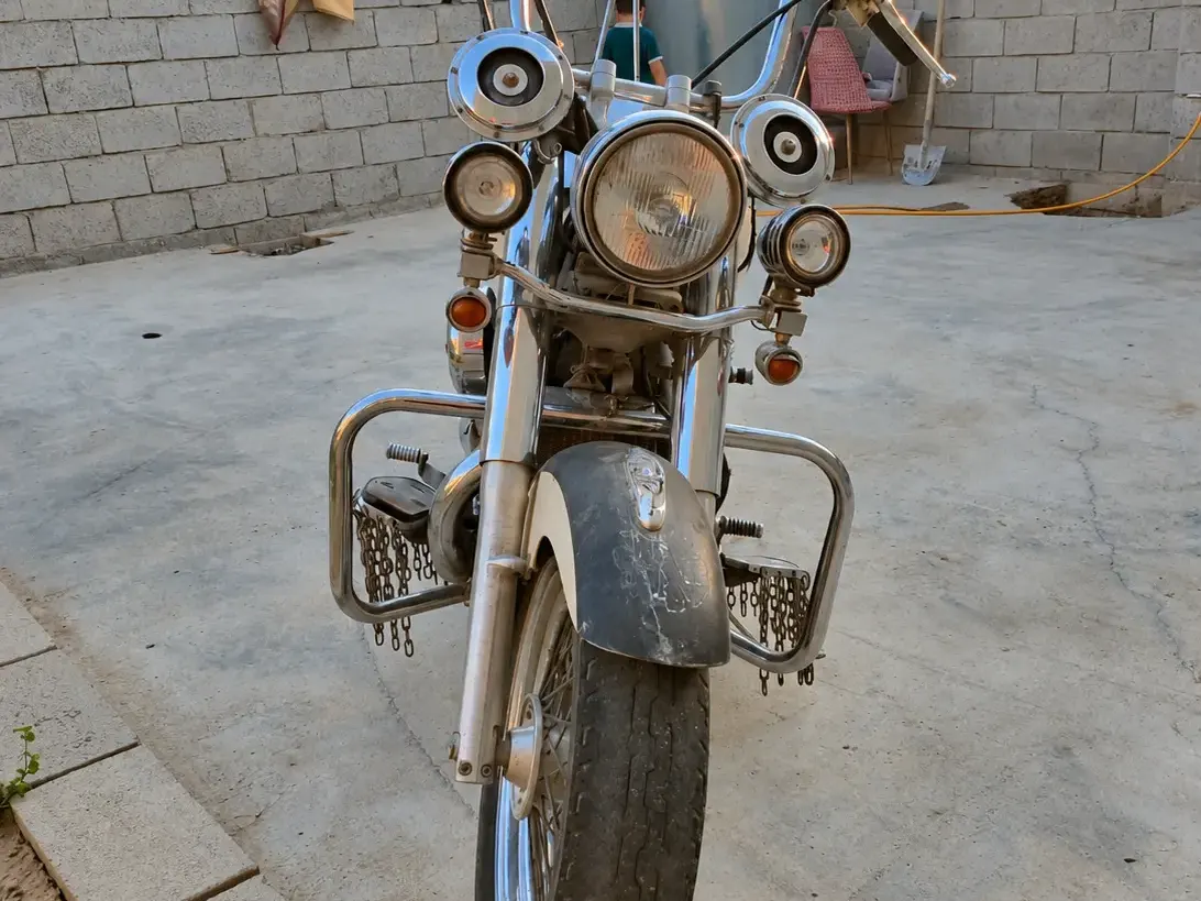 Honda Shadow VT400 6