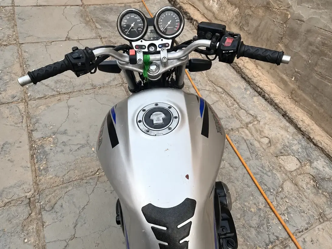 هوندا CB 400 سوبر فور هايبر VTEC (NC39) 5