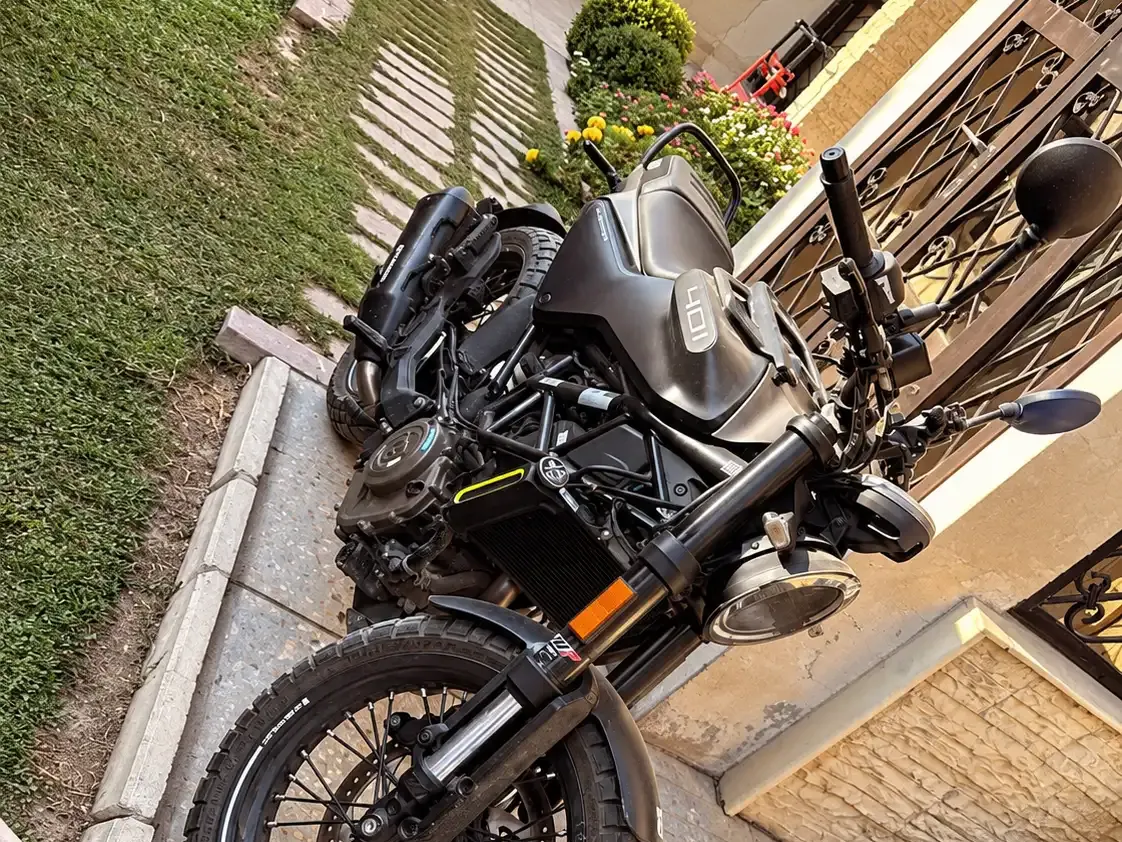 Husqvarna Svartpilen 401 3