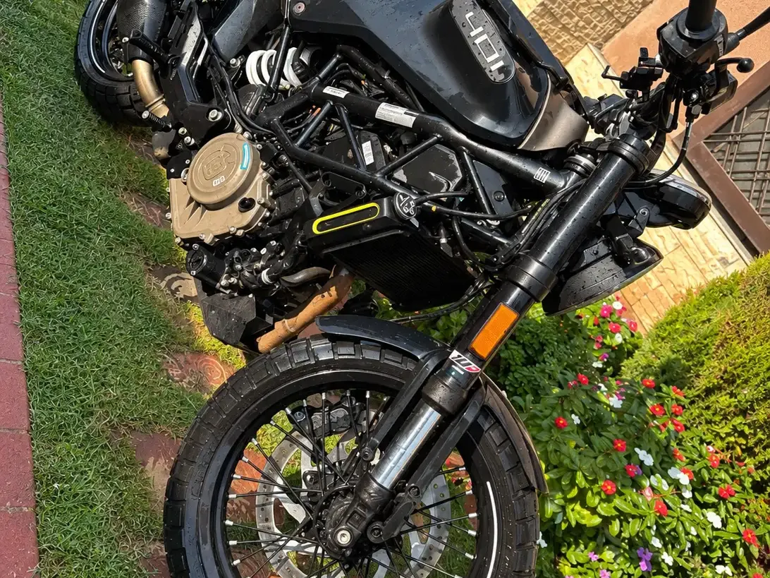 Husqvarna Svartpilen 401 2