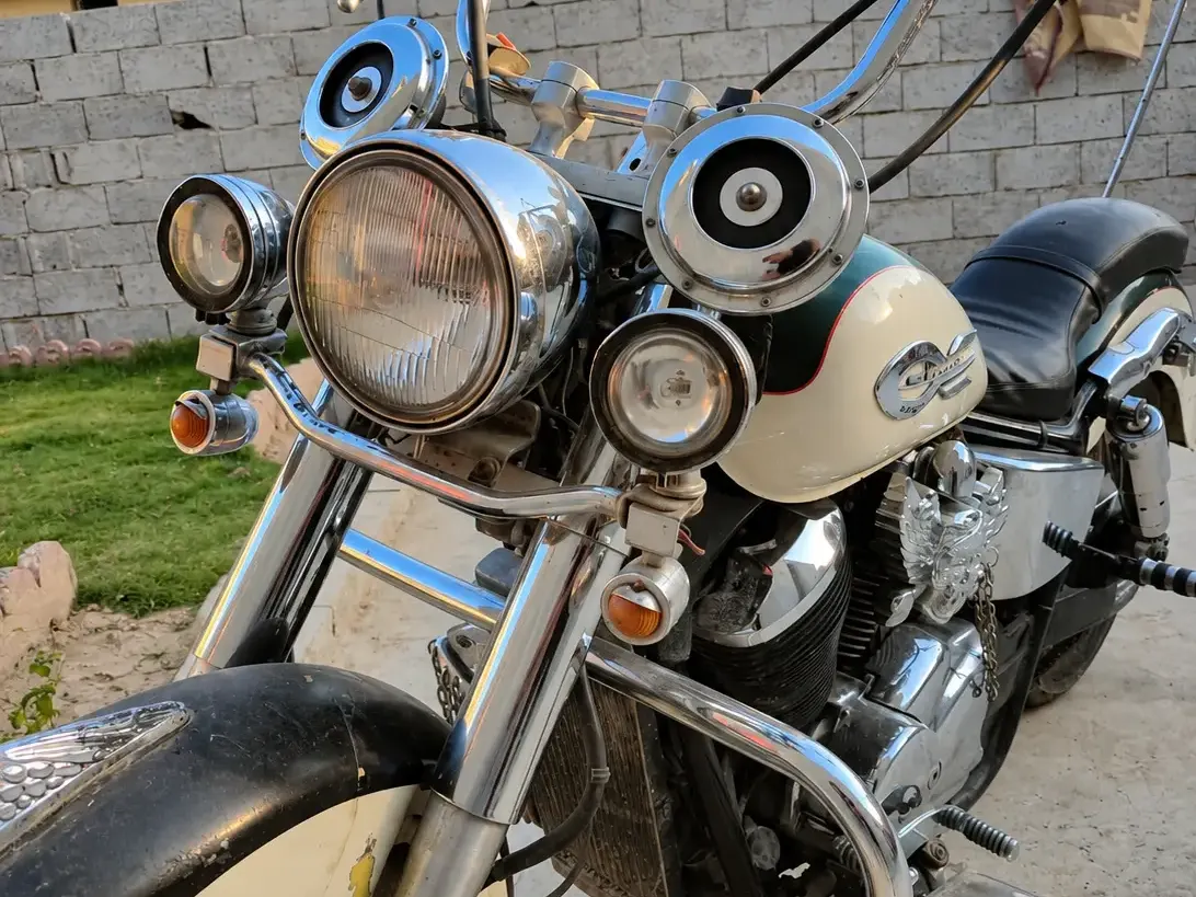 Honda Shadow VT400 5