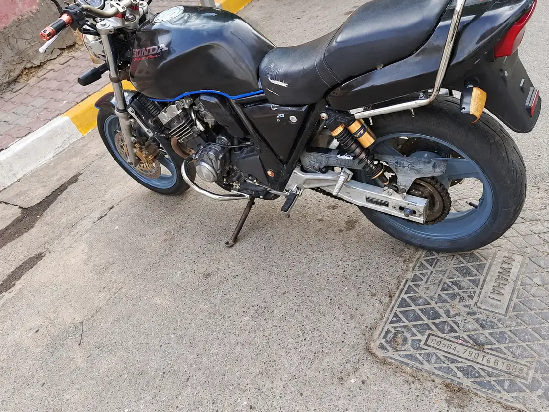 هۆندا سی بی 400 Super Four (NC31) 6