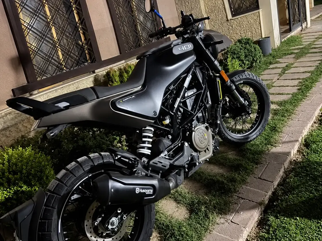 Husqvarna Svartpilen 401 4