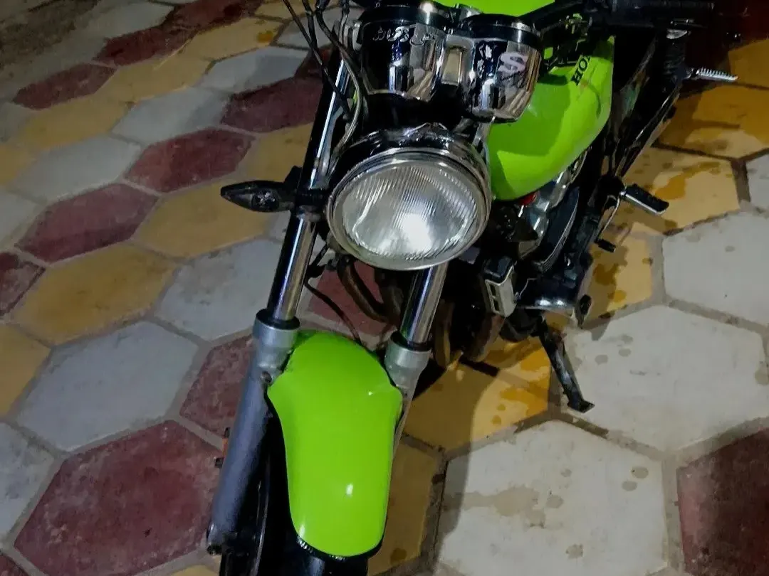 هوندا CB 400 سوبر فور (NC31) 2