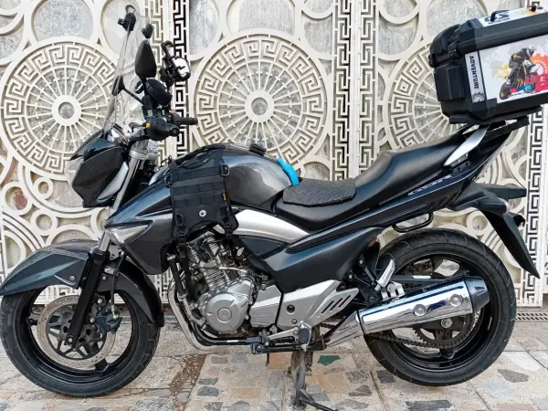 سوزوكي GSR 250 (GW250)