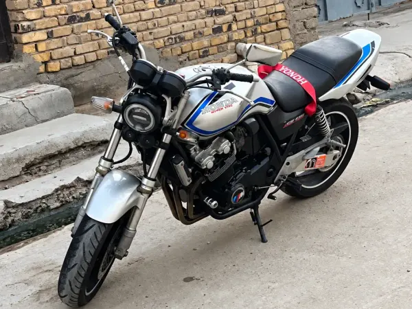 هوندا CB 400 سوبر فور هايبر VTEC (NC39)