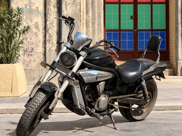 Hyosung Aquila GV650