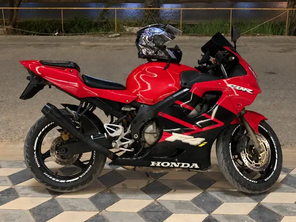 Honda CBR 600F4i (CBR600F4i)